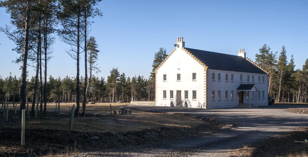 Dinichean House Bed & Breakfast Daviot  ภายนอก รูปภาพ