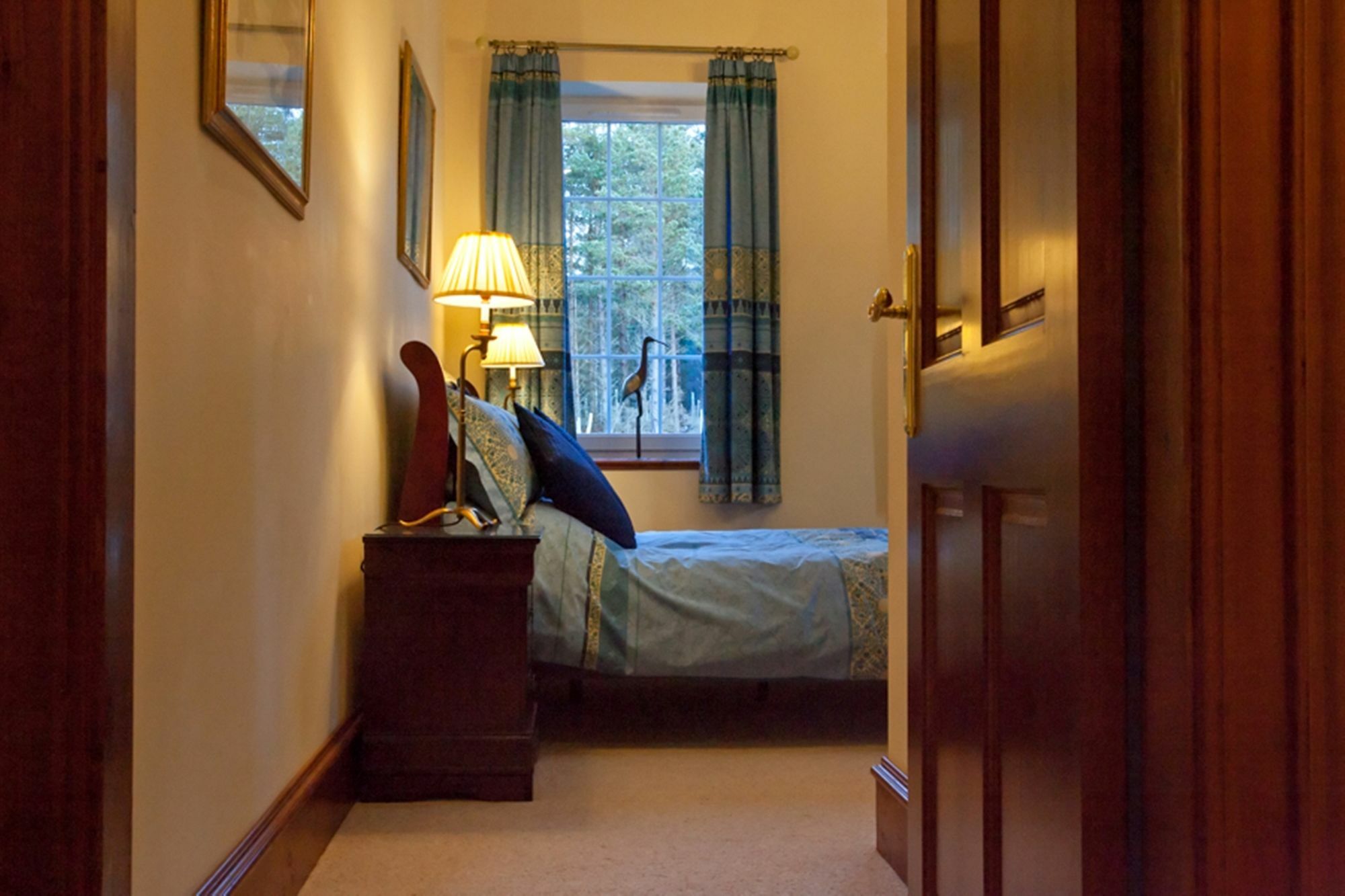Dinichean House Bed & Breakfast Daviot  ภายนอก รูปภาพ
